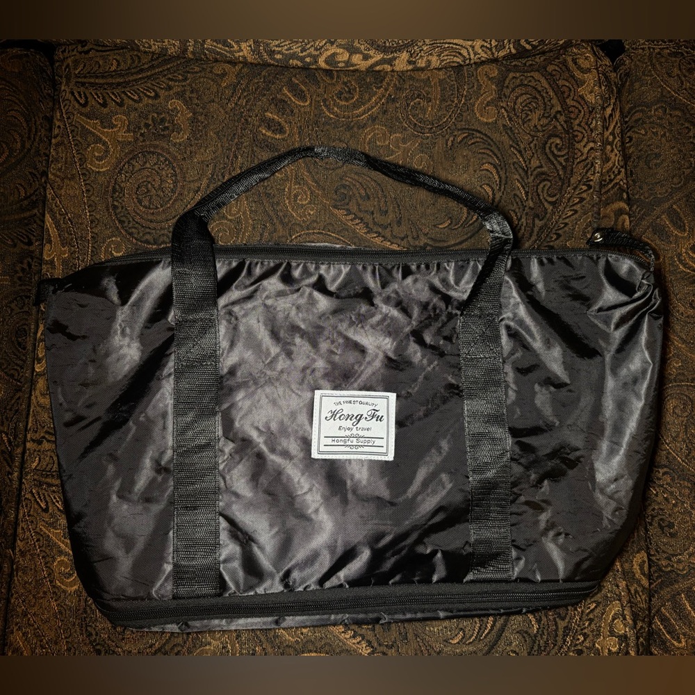 Hong Fu expandable travel bag black 19"x12"